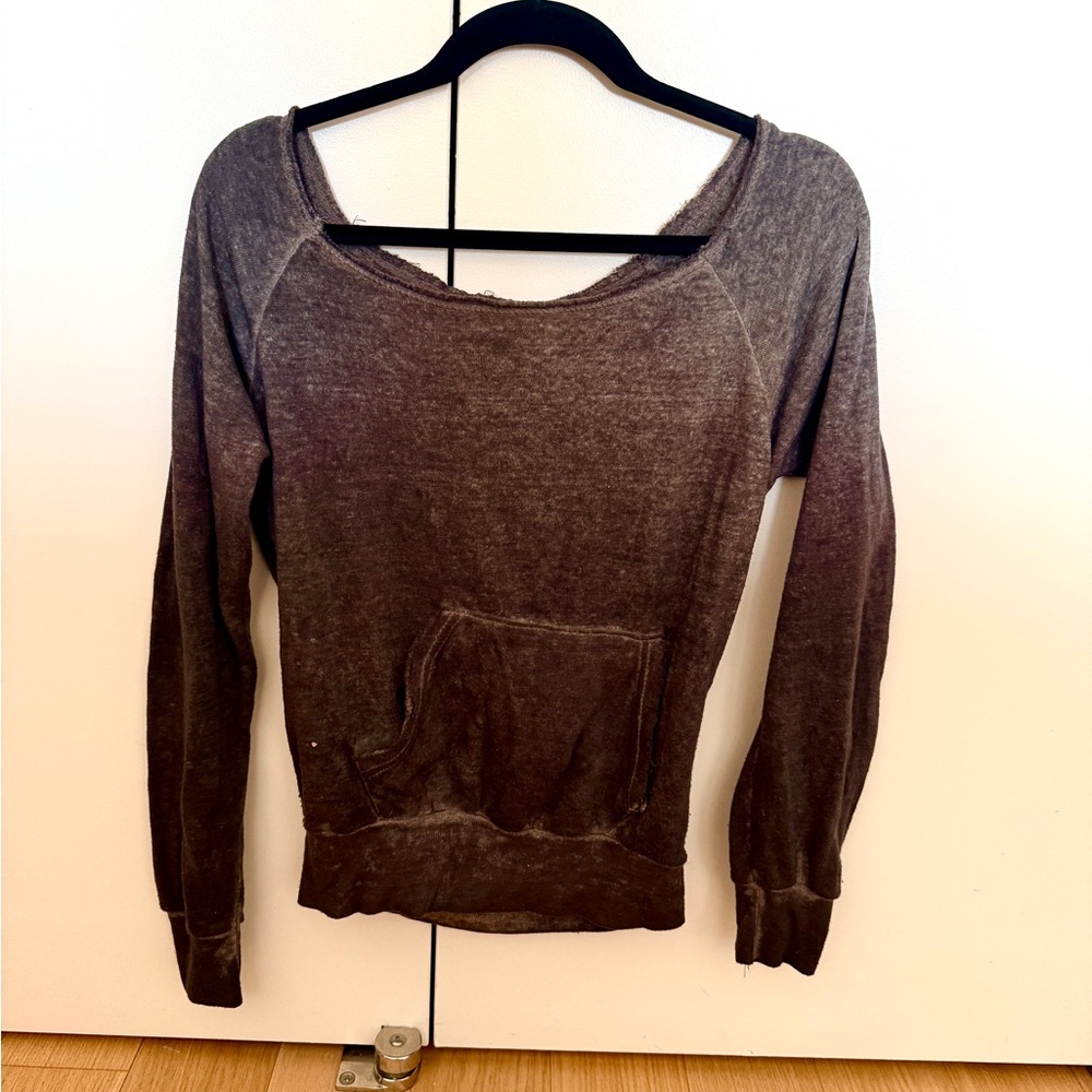 Vintage Havana Off-the-Shoulder Pullover Sweater in Distressed Charcoal